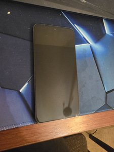 Samsung Galaxy S22 (7 foto / 9)