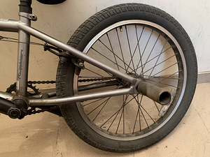 Велосипед BMX + комплект для ухода за велосипедом БЕСПЛАТНО! (5 фото из 8)