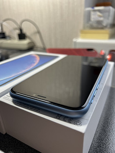 iPhone XR 64 ГБ Синий +стекло, чехлы (3 фото из 3)