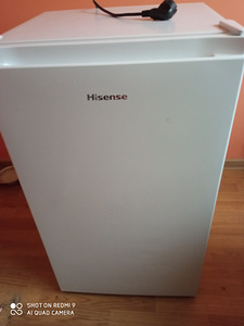 Холодильник Hisense.