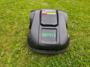 Müüa kasutatud robot muruniiduk Devvis E1800T. (4 foto / 5)