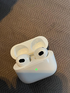 iPhone 12 mini + AirPods seria 3 (1 foto / 4)