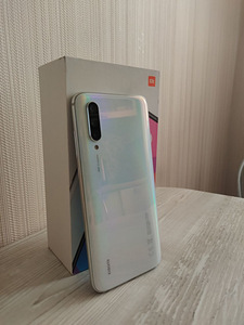 Xiaomi MI 9 Lite 128GB (1 foto / 2)