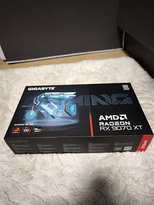 Gigabyte Radeon™ RX 9070 XT GAMING OC 16G (1 foto / 2)