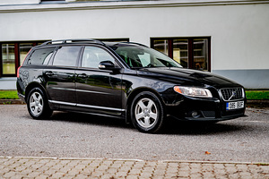 Volvo V70 (1 фото из 14)