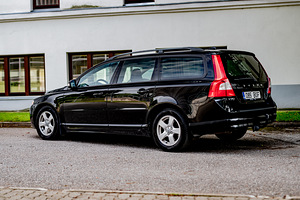 Volvo V70 (6 фото из 14)