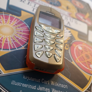 Nokia 3510i ,Li-on aku ja laadija (1 foto / 3)