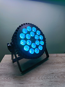 U King B117 RGBW 180W LED par lavavalgusti (6 foto / 10)