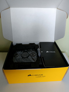 Corsair RM Series™ RM850 80+ Gold toiteplokk (10 foto / 10)