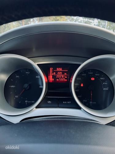 SEAT Ibiza 1.9 TDI 77 кВт (фото #9)