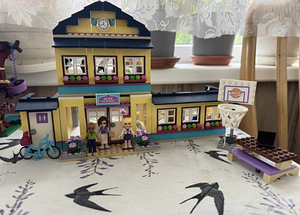 Lego Friends 41005 Heartlake High School (1 foto / 3)