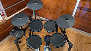 Alesis Nitro Mesh Kit - elektrooniline trummikomplekt (3 foto / 5)