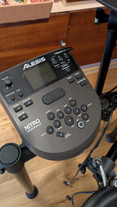 Alesis Nitro Mesh Kit - elektrooniline trummikomplekt (4 foto / 5)