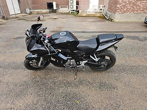 Продается Suzuki SV650S (5 фото из 5)
