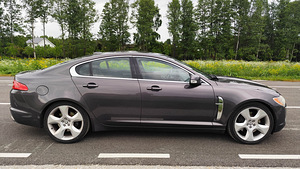 Jaguar XF V8 Supercharged (6 foto / 13)