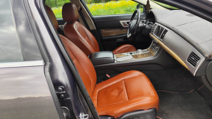 Jaguar XF V8 Supercharged (12 foto / 13)