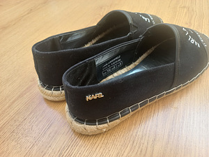 Karl Lagerfeld р. 39 (3 фото из 3)