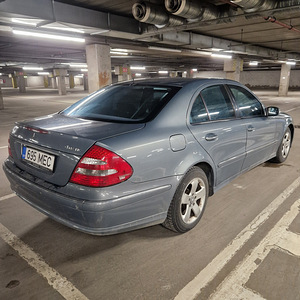 Mercedes-Benz E 320 4 Matic Avantgarde 3.2 165kW (4 foto / 12)