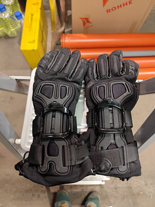 DAINESE D-IMPACT 13 D-DRIVE SNOWBOARD GLOVES (1 foto / 1)
