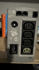Back-UPS CS 500 (2 foto / 2)