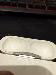 Airpods pro 2 (3 фото из 9)
