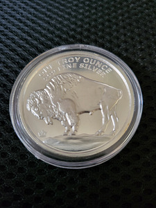 1 oz hõbemünt (piison, hunt, öökull) (2 foto / 10)
