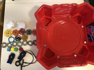 Beyblade с ареной набор (1 фото из 2)