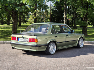 BMW E30 318i 125кВт (3 фото из 11)