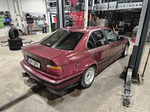 BMW E36 325i M50B20 (4 фото из 7)