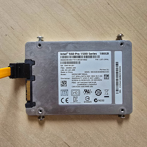 Kõvaketas Intel SSD Pro 180GB (2 foto / 2)