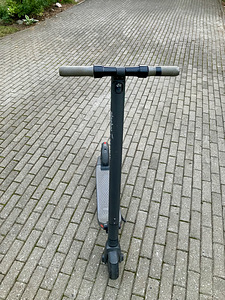 Elektritõukeratas Ninebot Kickscooter ES2 (6 foto / 6)