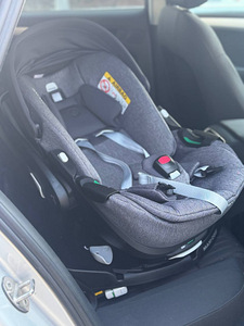 Maxi-Cosi Pebble 360 Pro turvahäll + FamilyFix 360 Pro alus (1 foto / 3)