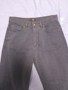 Продам джинсы - HUGO BOSS (2 фото из 2)