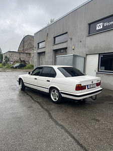 БМВ е34 520i мануал (2 фото из 12)
