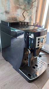 Delonghi magnifica S (3 foto / 3)