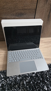Microsoft Surface Laptop 7, 13,8'', X Plus, 16/256GB (1 foto / 3)