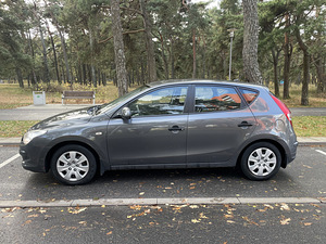 Hyundai i30 1.4 80kW 2008 (2 foto / 14)