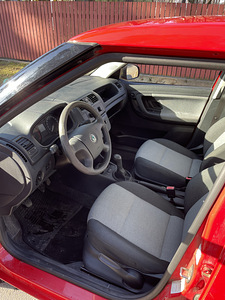 Skoda Fabia 2009 (7 foto / 8)