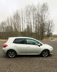 Toyota Auris 2008 1.6 91kW (4 foto / 9)