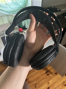 Panasonic juhtmevabad RF-kõrvaklapid koos laadimisalusega (2 foto / 4)