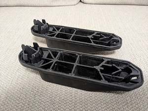 VAG 8V0802847A 2tk VAG tagumised tugipostid 8V0802847A 2tk (2 foto / 3)