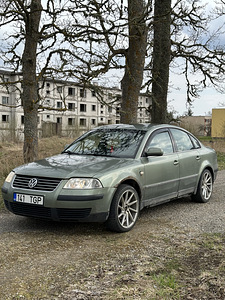 Volkswagen passat 1.9 96kw (2 foto / 5)