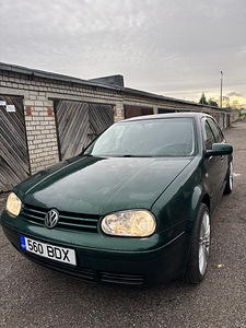 VOLKSWAGEN GOLF (1 foto / 8)