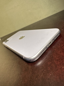 iPhone 11 128гб (4 фото из 4)