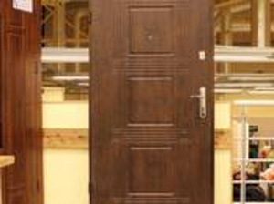 Metāla durvis dzīvoklim (2 foto no 3)