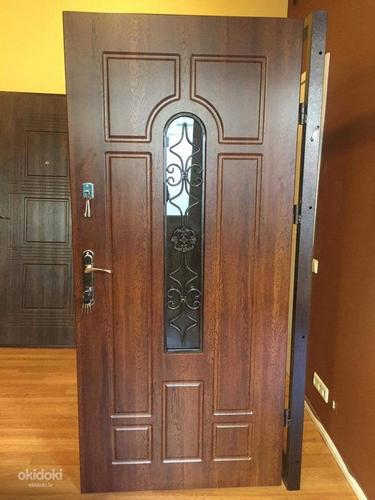 Металлическая дверь для дома (фото #1)