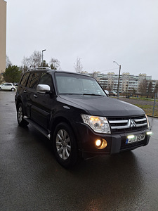 Mitsubishi Pajero 3.2 147kw 2011 (3 foto / 12)