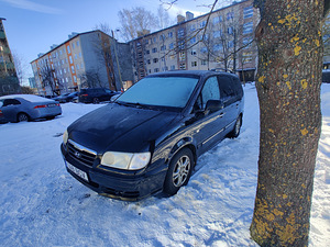 Hyundai TRAJET kaks autot restaureerimiseks (4 foto / 6)