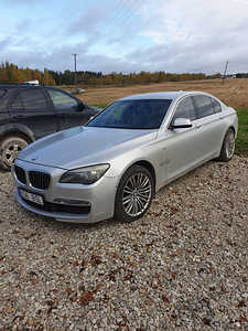 BMW 730 180kw 2010 (2 foto / 10)
