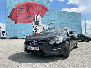 Volvo V60 (2 фото из 13)